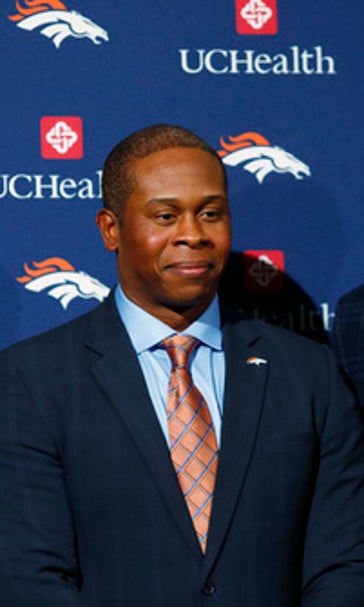 Broncos hire Davidson to lead O-line's revival
